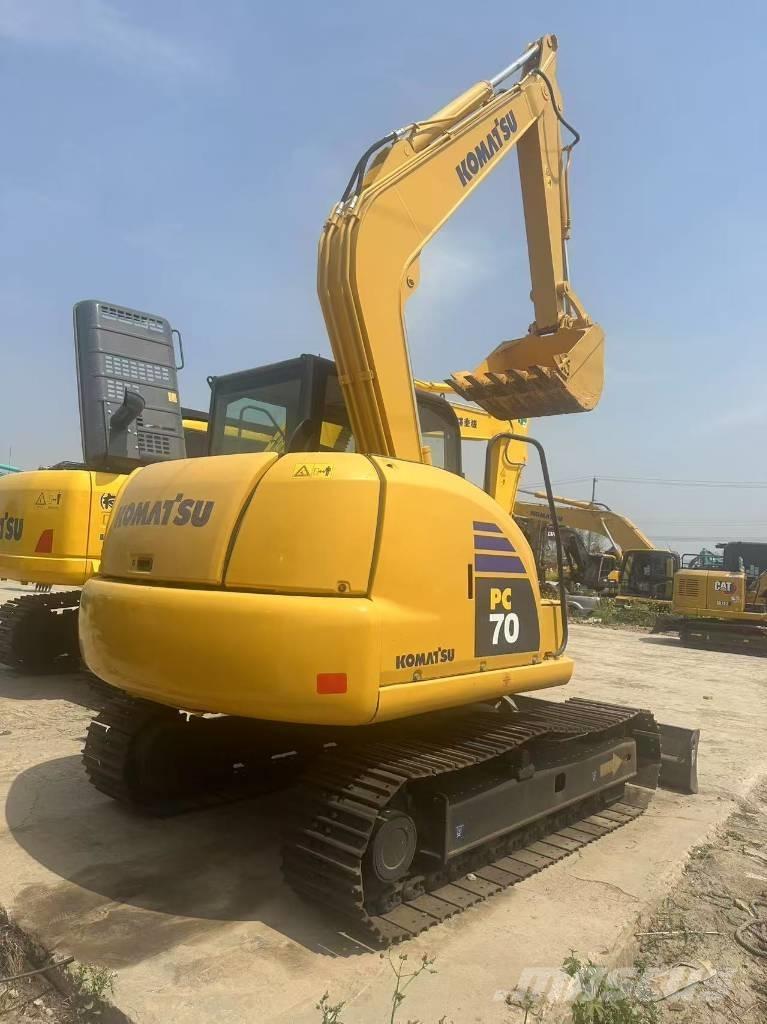 Komatsu PC 70 대형 굴삭기 29톤 이상