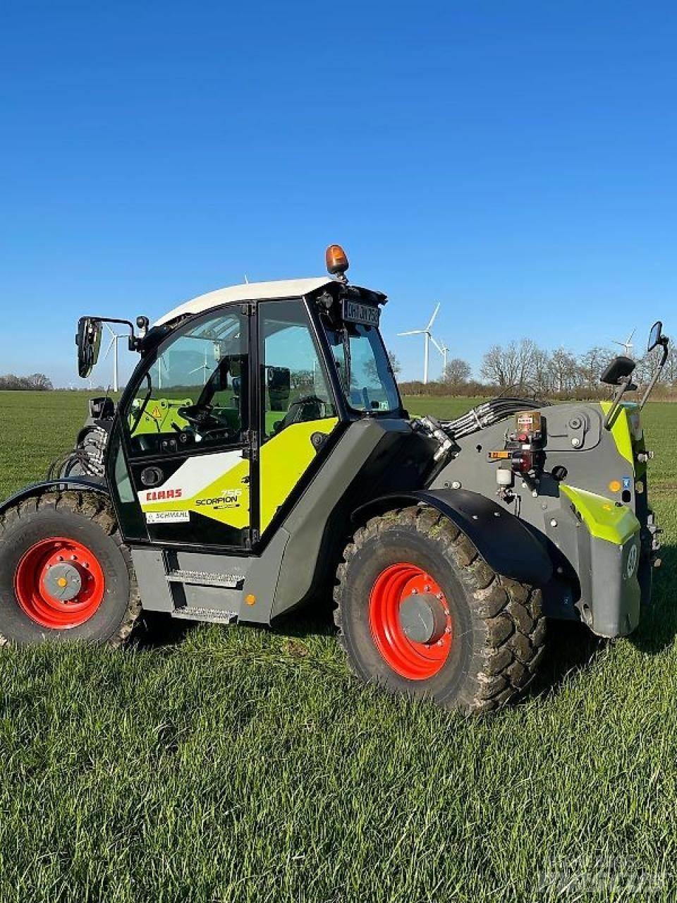 CLAAS SCORPION 756 견인식 전동이동 리프트