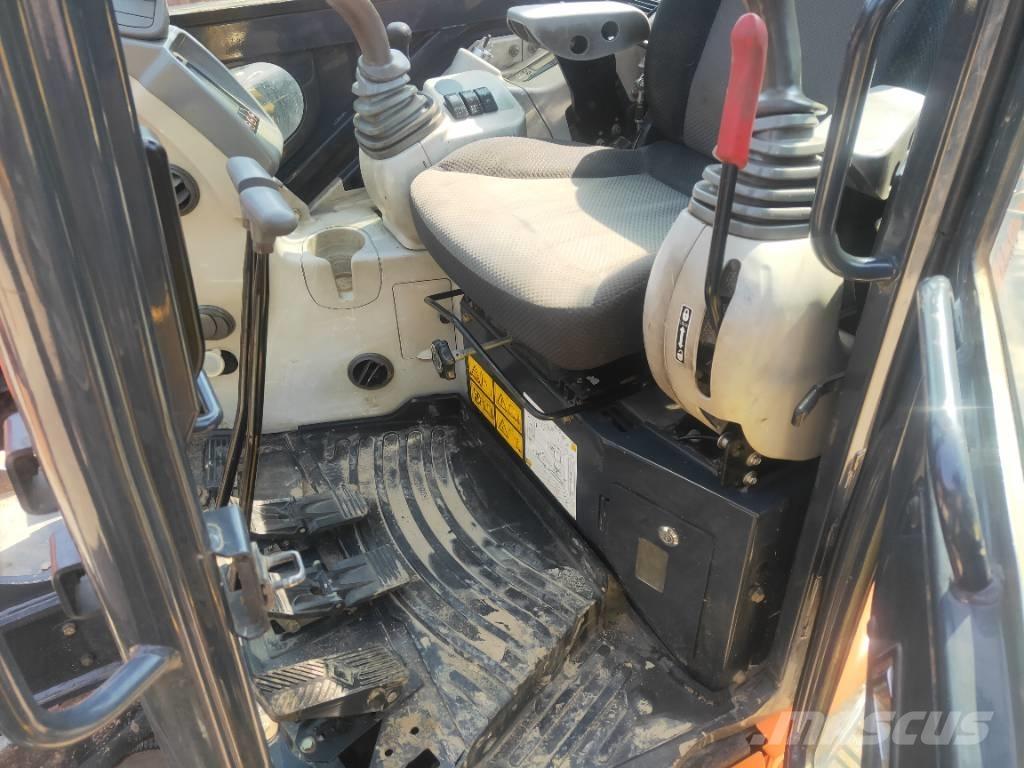 Hitachi ZX55USR-5A 소형 굴삭기 7톤 미만