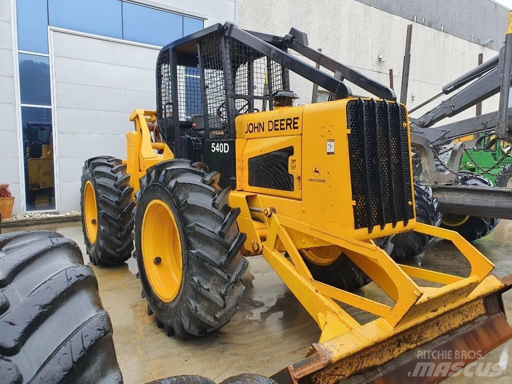 John Deere 540 D 목재스키더