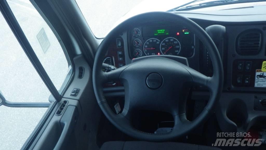 Freightliner M2 106 새시 운전실 트럭