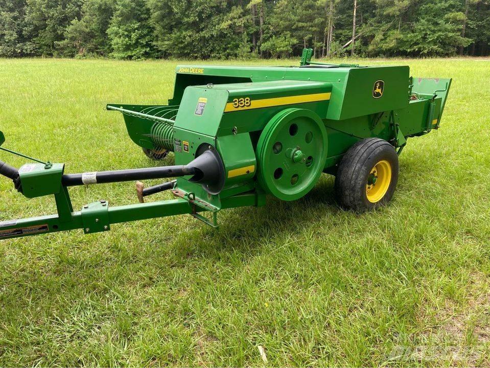 John Deere 338 Baler 각형 곤포기
