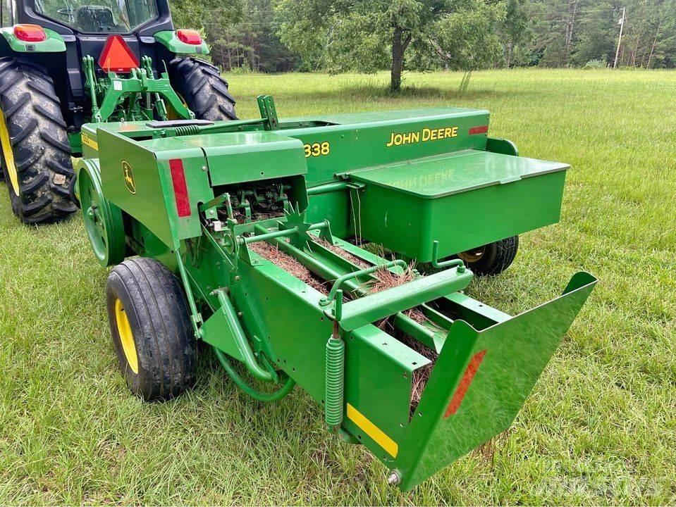 John Deere 338 Baler 각형 곤포기