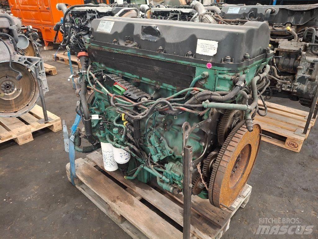 Volvo D11C370 엔진