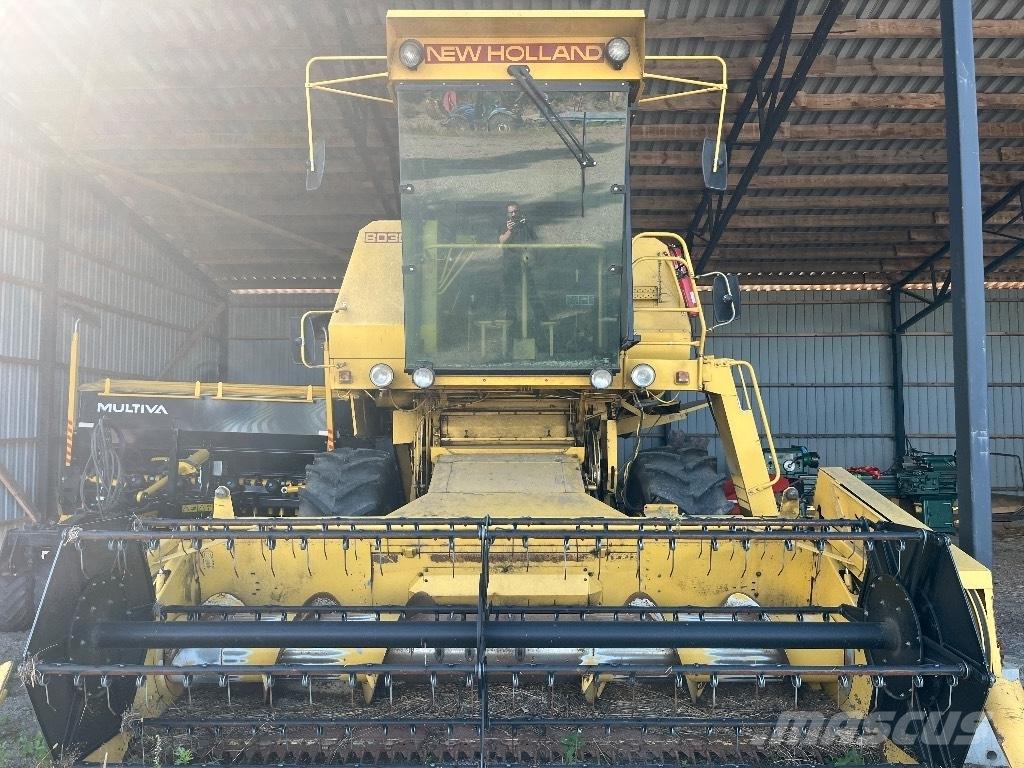 New Holland 8030 콤바인 수확기