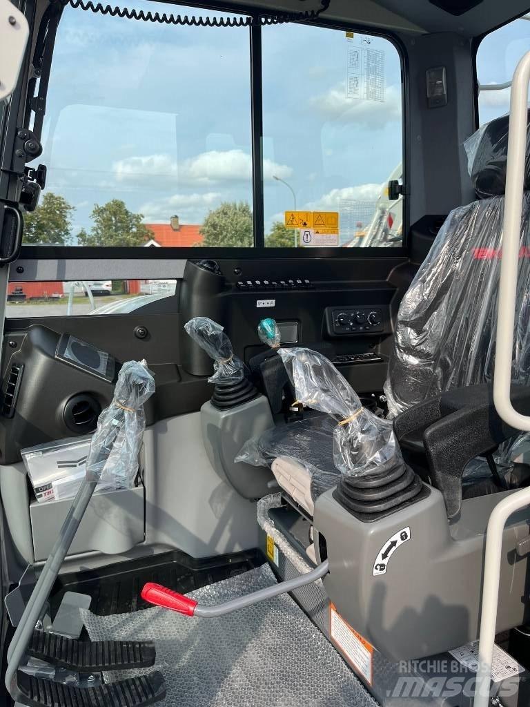 Takeuchi TB 290 중형굴삭기 7톤-28톤