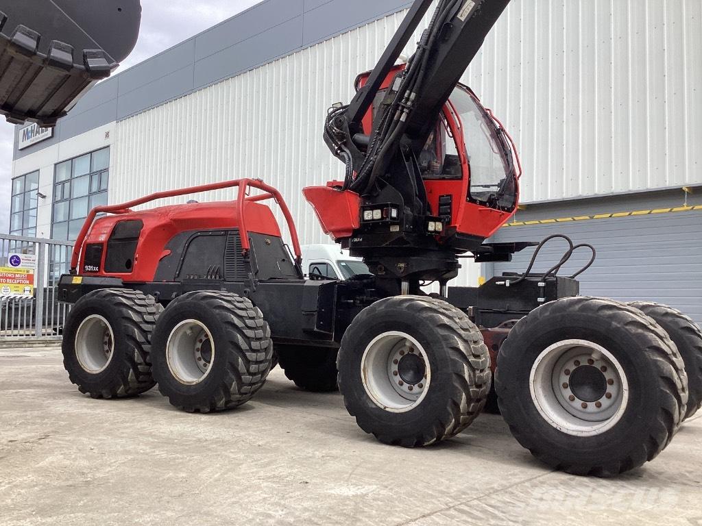 Komatsu 931 XC 원목 하베스터