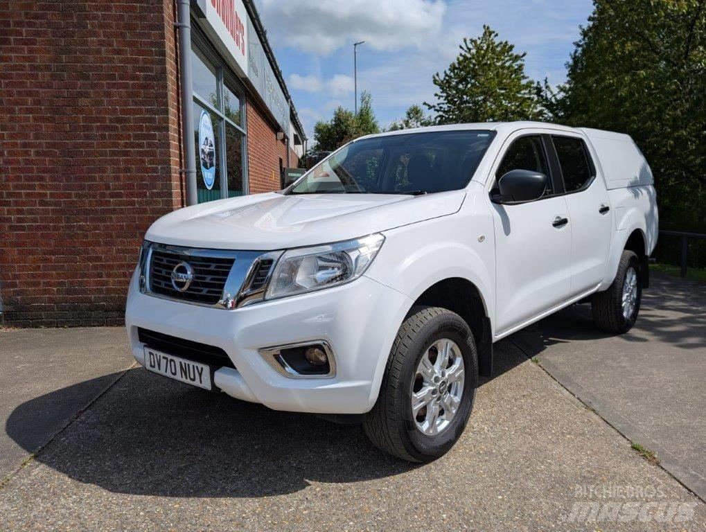 Nissan Navara 픽업/드롭사이드
