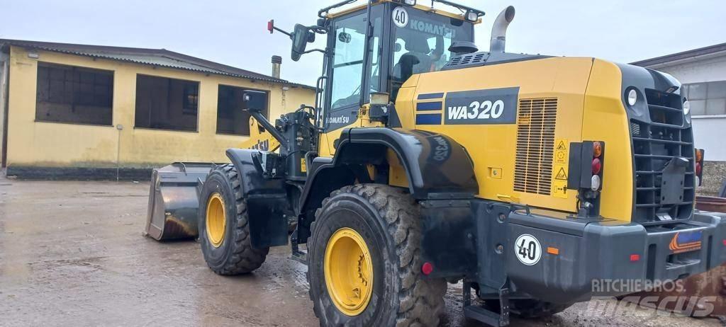 Komatsu WA 320  휠로우더