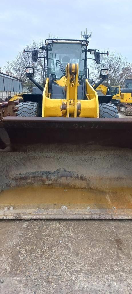 Komatsu WA 320  휠로우더