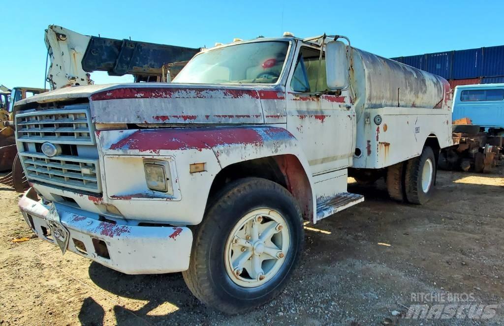 Ford F 600 탱커 트럭