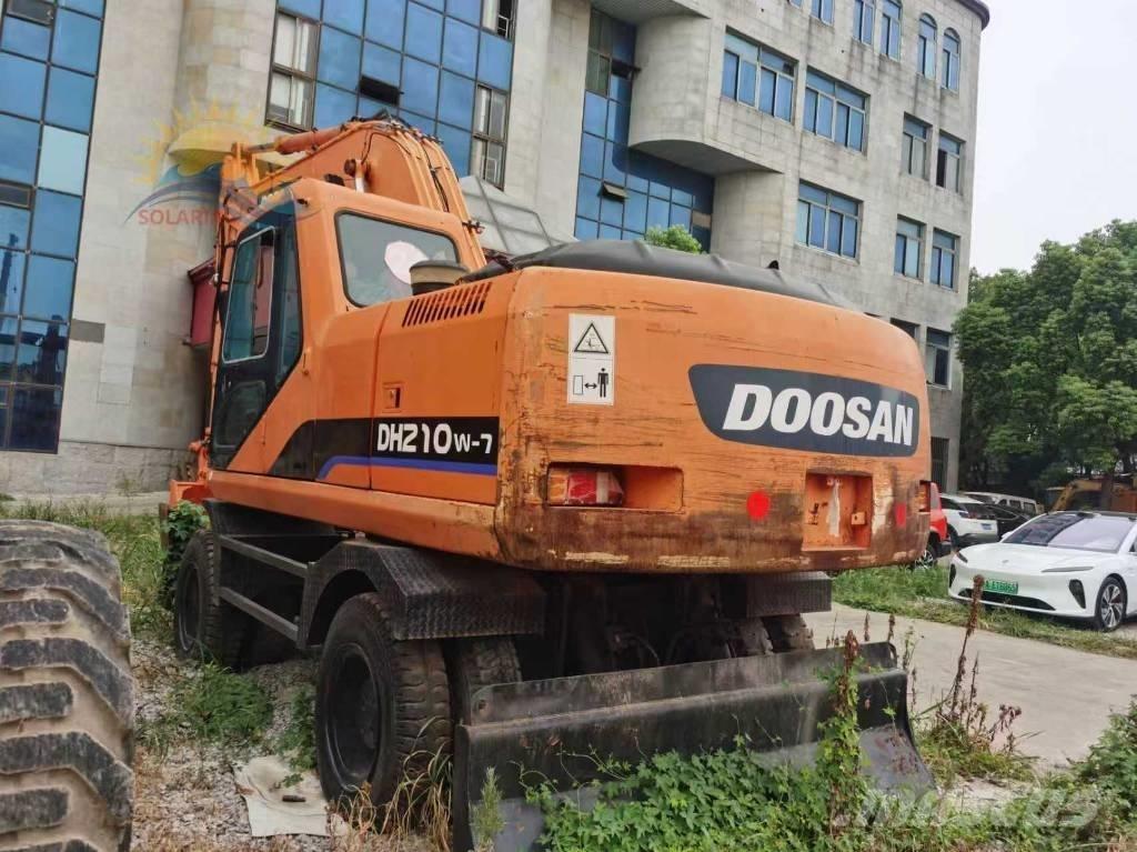 Doosan DH 210 W-7  휠 굴삭기