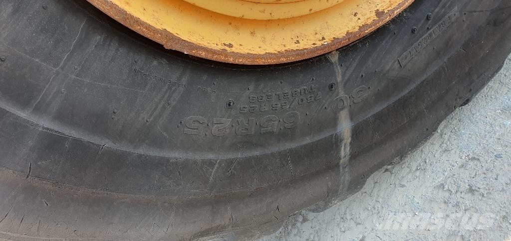 Volvo A 30 F 연결식 홀러