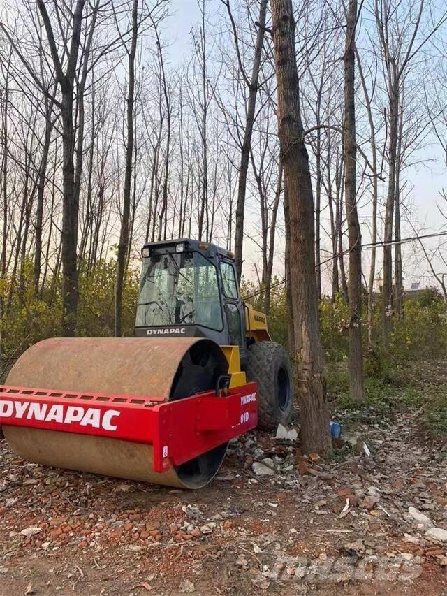 Dynapac CA301 싱글 드럼 롤러
