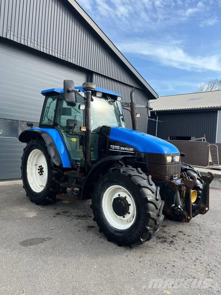 New Holland TS 115 트랙터