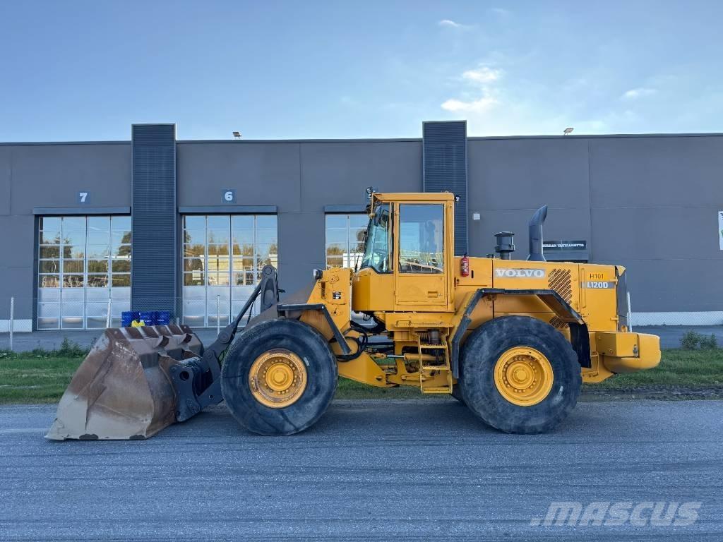 Volvo L 120 D  휠로우더