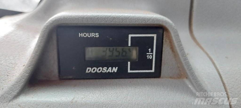 Doosan DX225LC-5 대형 굴삭기 29톤 이상