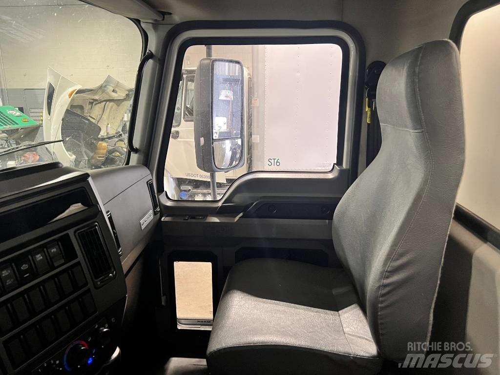 Mack MD 6 탑차 트럭