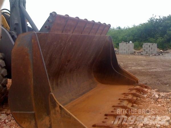 Volvo L180  휠로우더