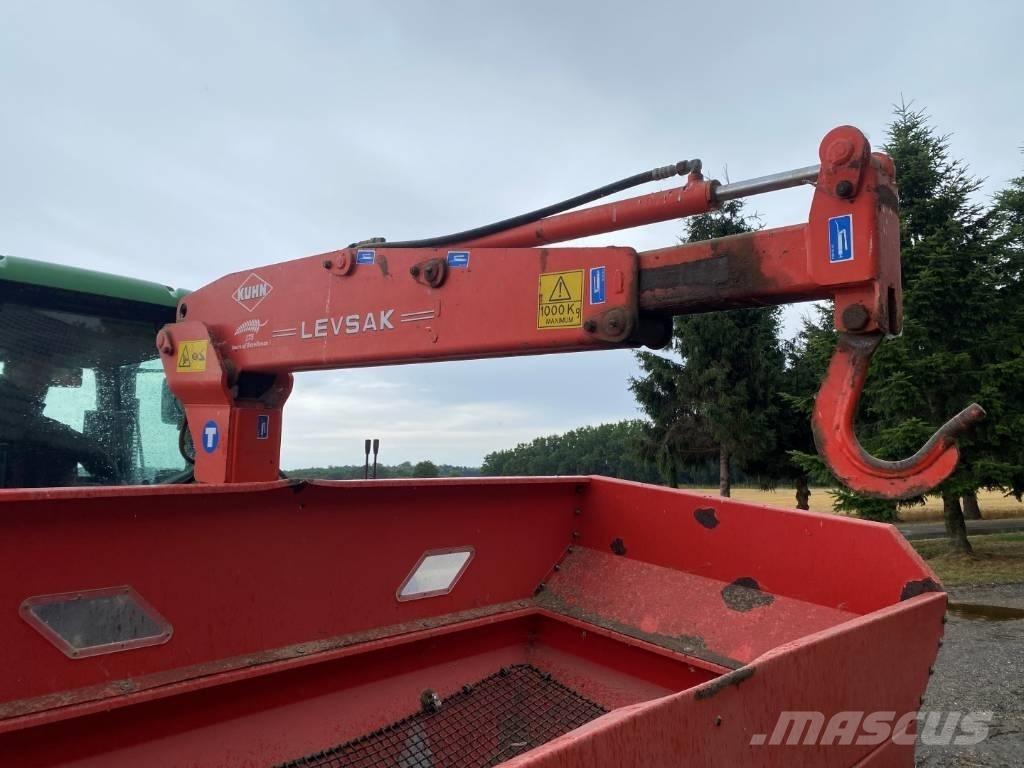 Kuhn M863 미네랄 살포기