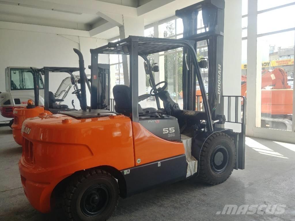 Doosan D55 SC-5 디젤 지게차