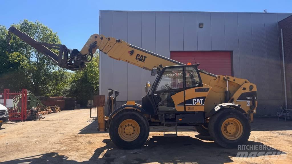 CAT TH 580 B 텔러 핸들러