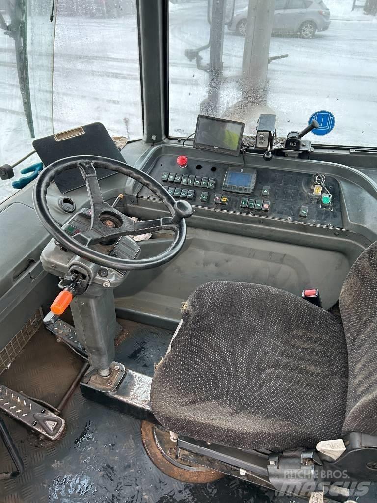 Kalmar TR618i 터미널 트랙터