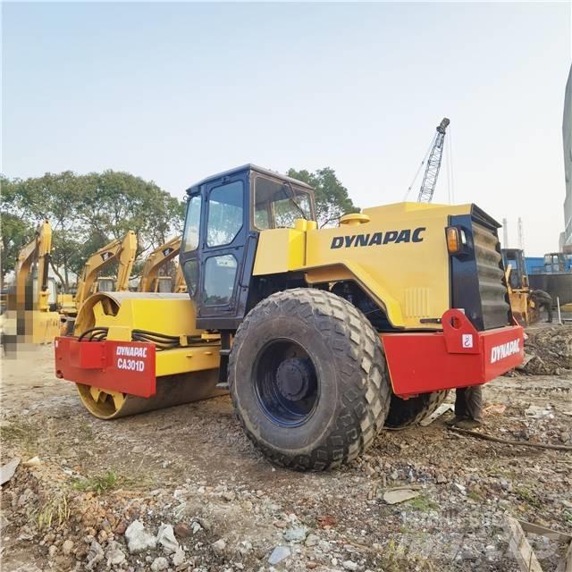 Dynapac CA301D 싱글 드럼 롤러