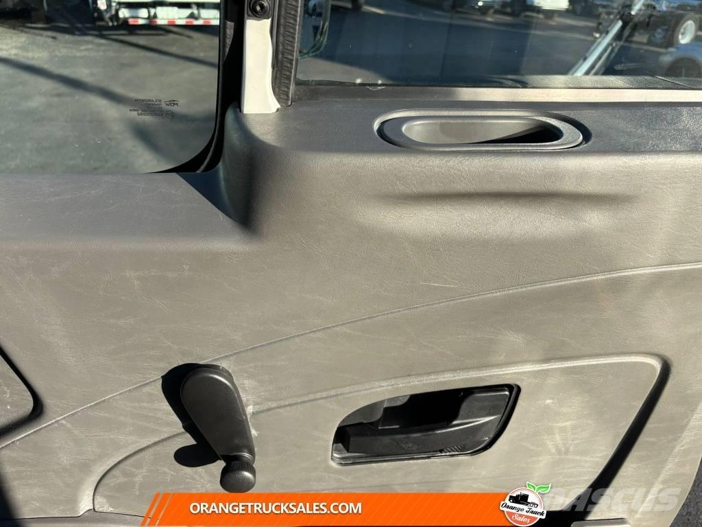 International 4300 탑차 트럭