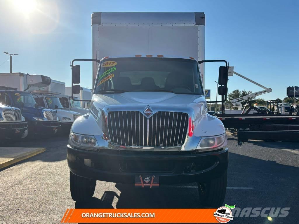 International 4300 탑차 트럭