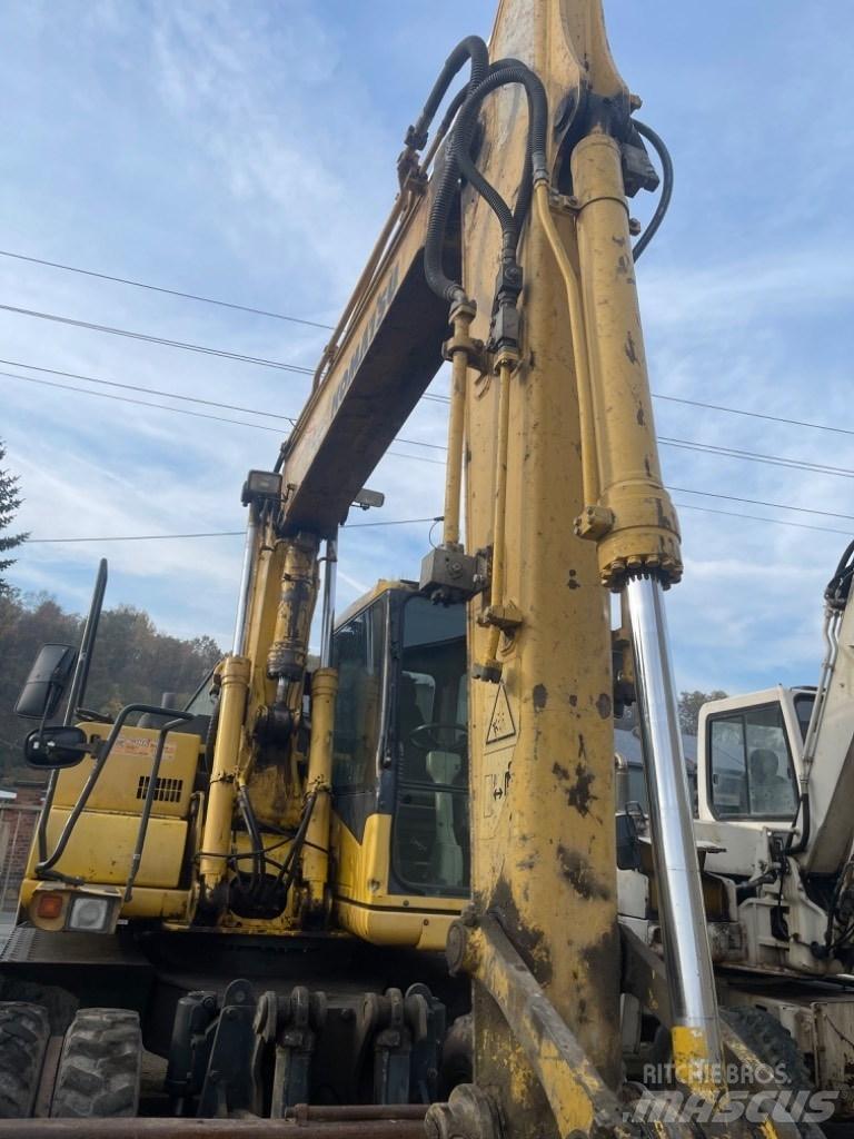 Komatsu PW 130-7K  휠 굴삭기