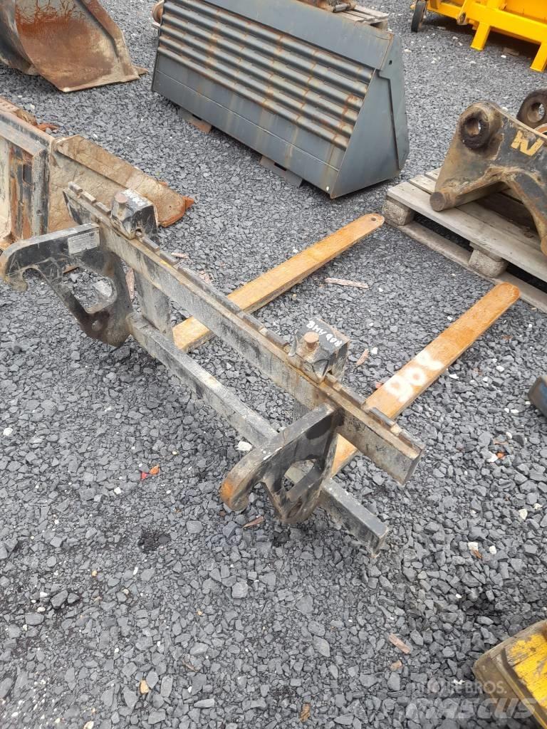 CAT 908M  휠로우더