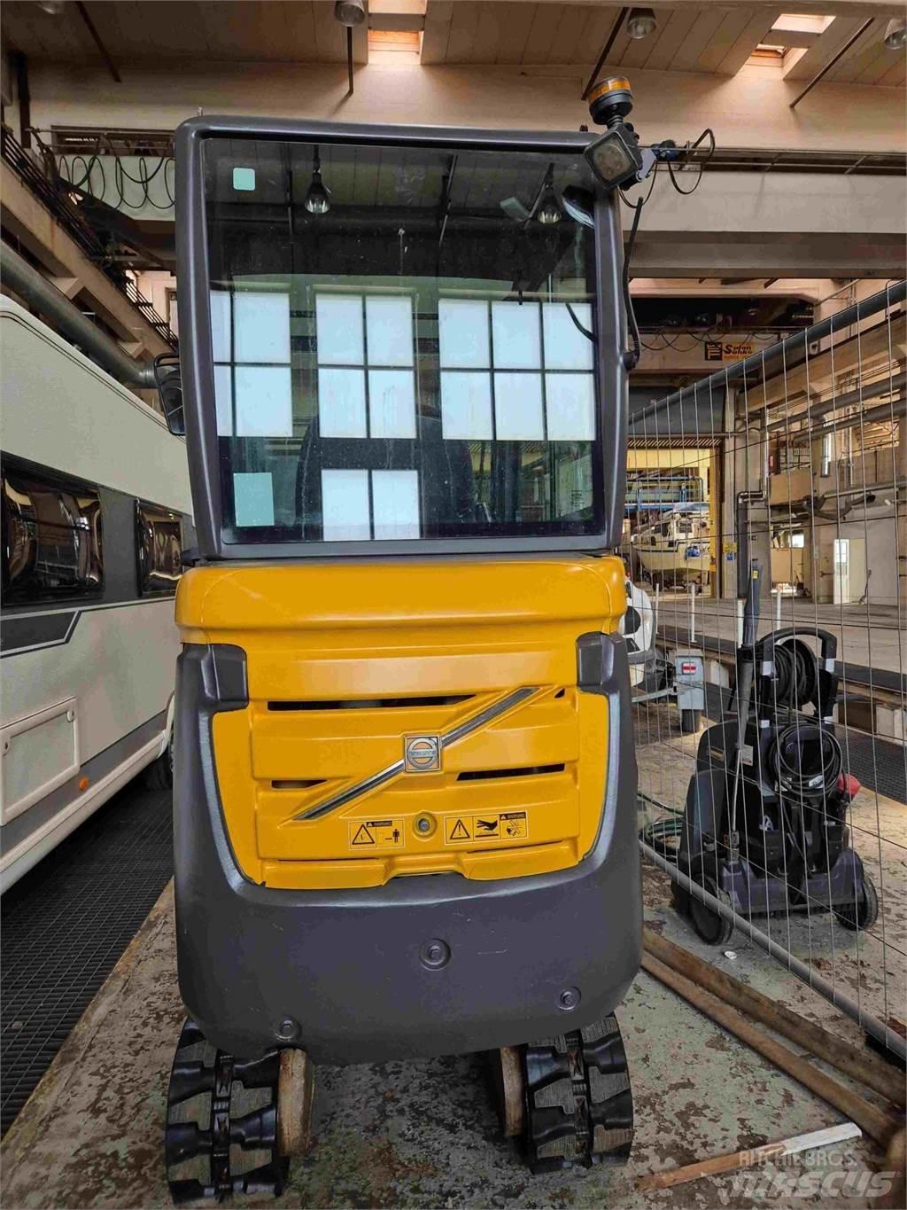 Volvo EC18C 소형 굴삭기 7톤 미만