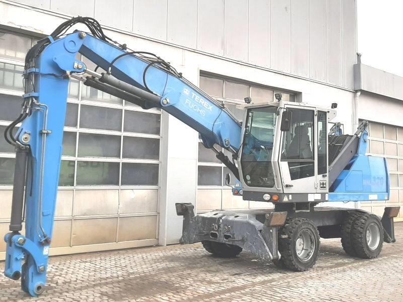 Fuchs MHL 320 D 폐기물/산업 처리기