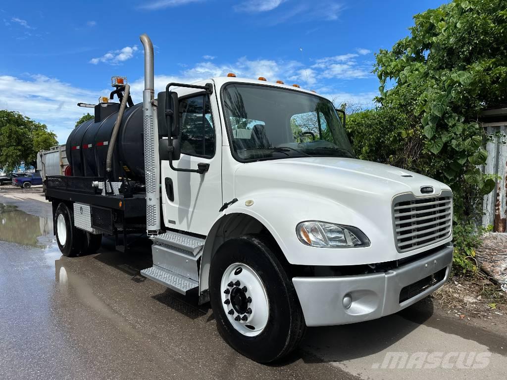 Freightliner M2 콤비/진공 트럭