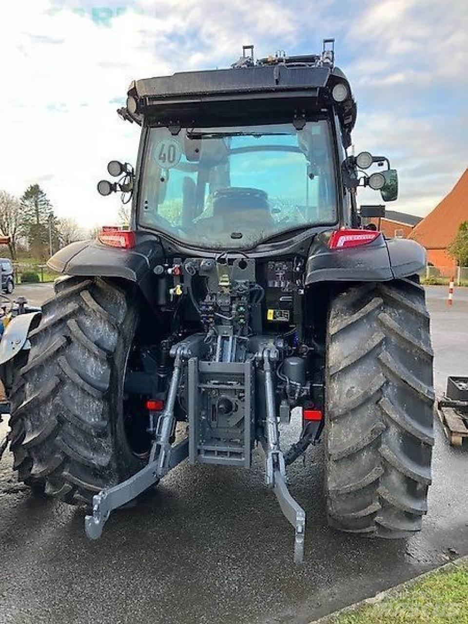 Valtra g135a 트랙터