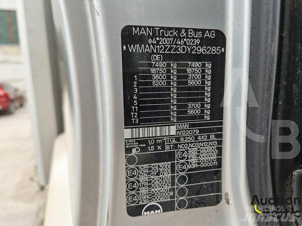 MAN TGL8.250 커튼사이더 트럭