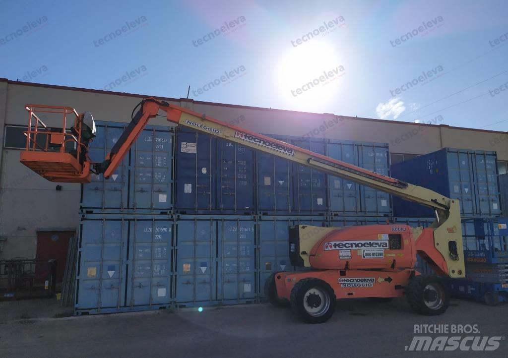 JLG 800 AJ 관절형 전동이동 리프트