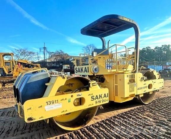 Sakai SW 900 공기 타이어 롤러