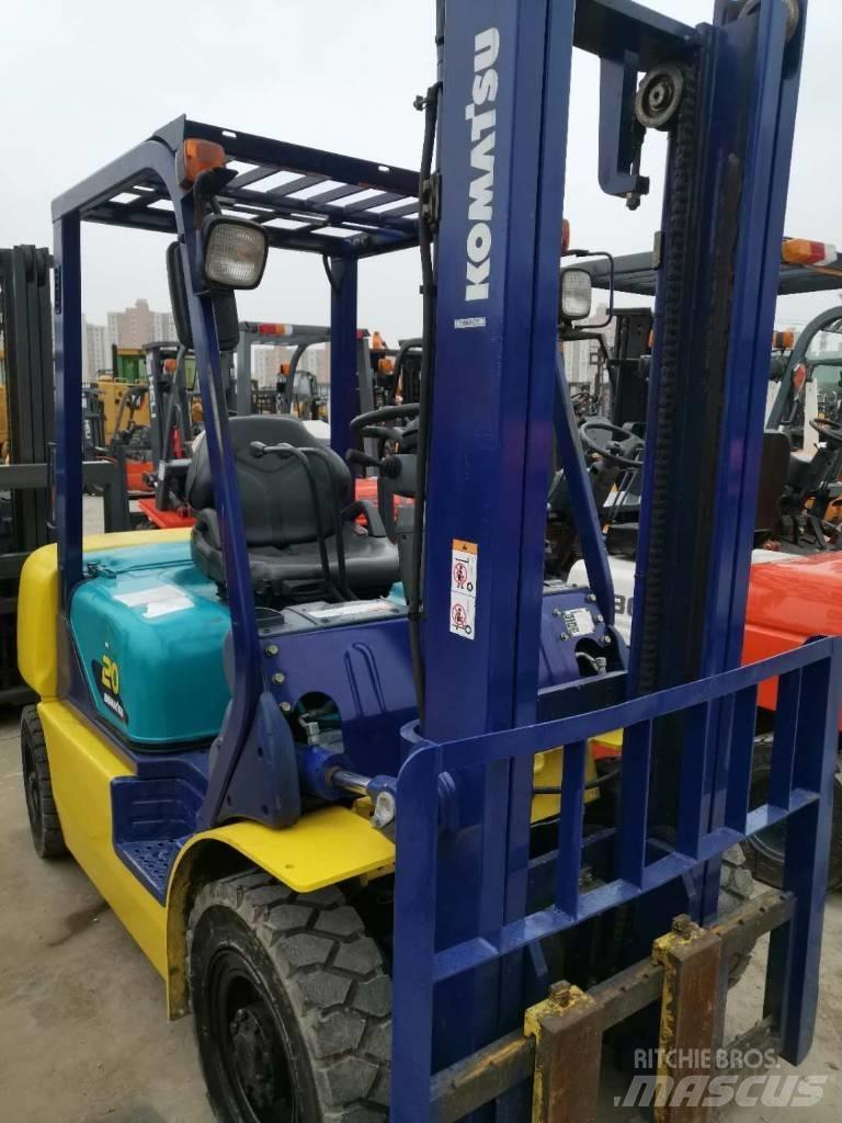 Komatsu 30 텔러 핸들러