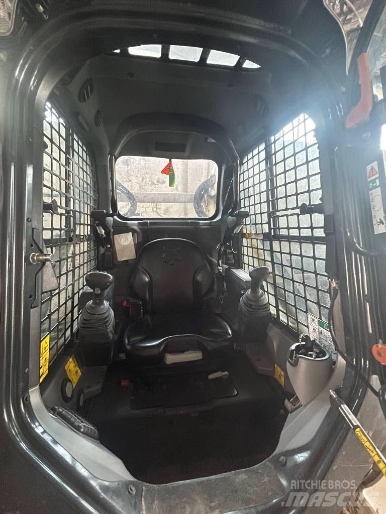 Bobcat T 770 궤도식 로우더