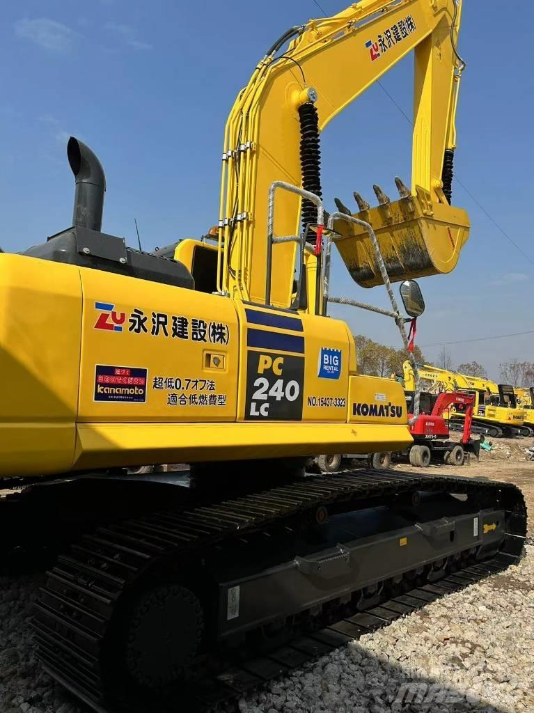 Komatsu 240-8 대형 굴삭기 29톤 이상