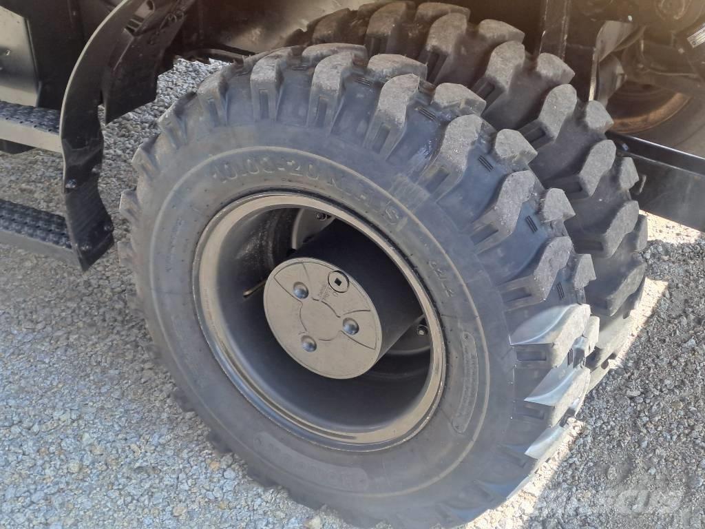 CAT M318F  휠 굴삭기