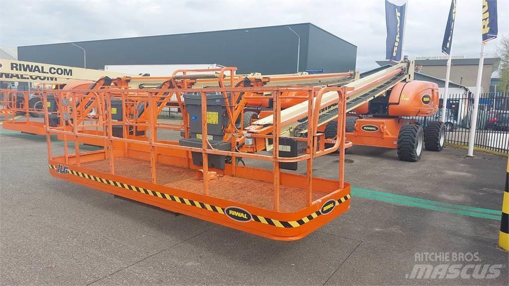 JLG 680SGW+ 견인식 전동이동 리프트