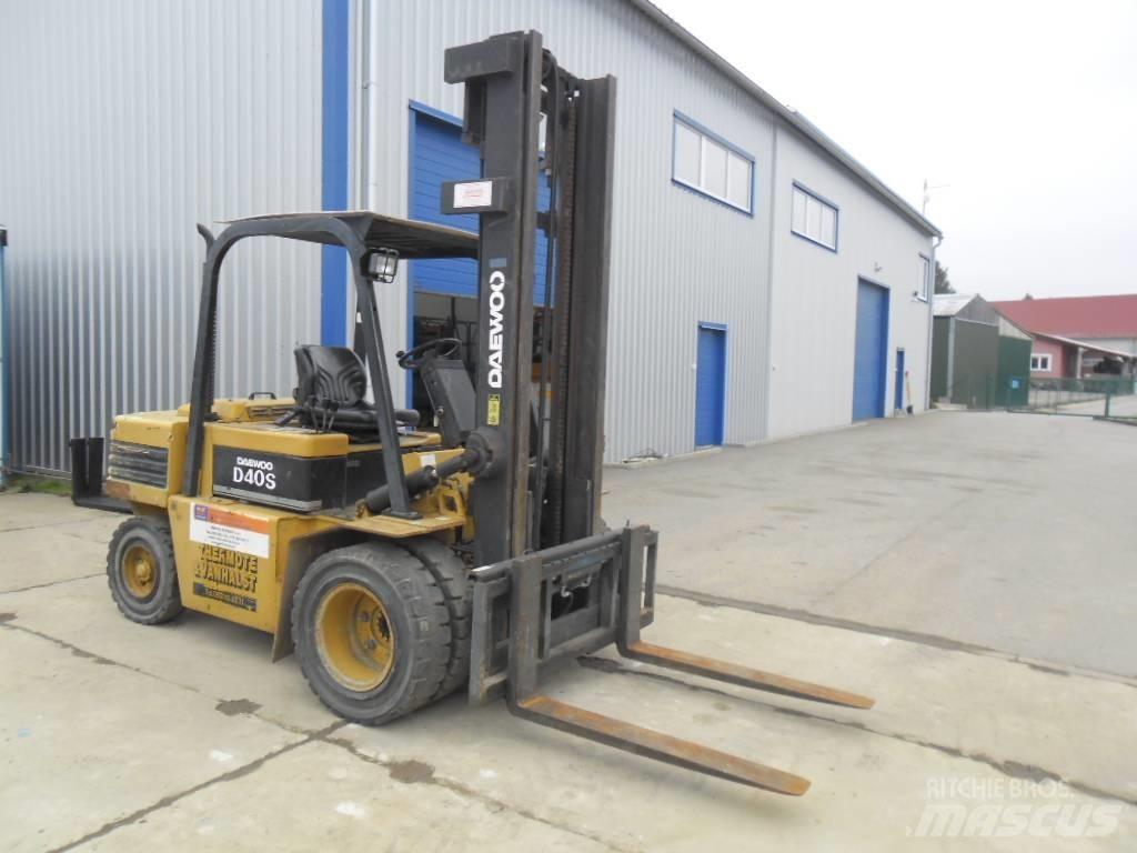 Daewoo Doosan D 40S 디젤 지게차