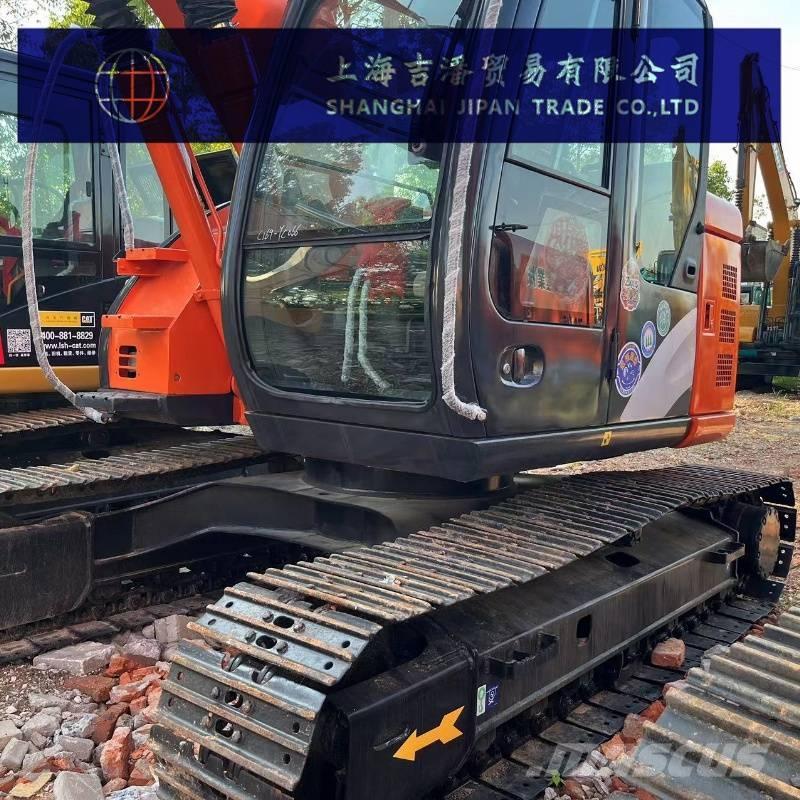 Hitachi ZX 135 중형굴삭기 7톤-28톤