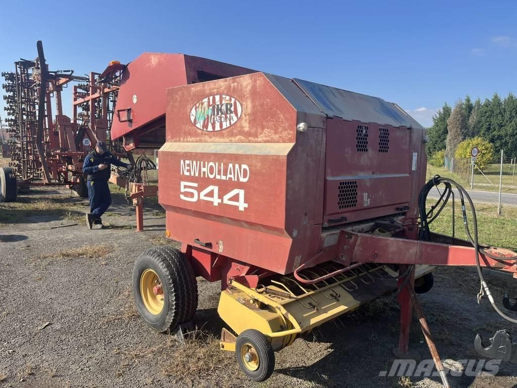 New Holland 544 원형 곤포기