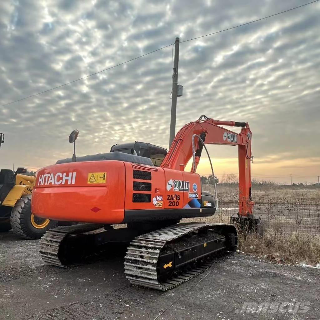 Hitachi ZX 200 대형 굴삭기 29톤 이상