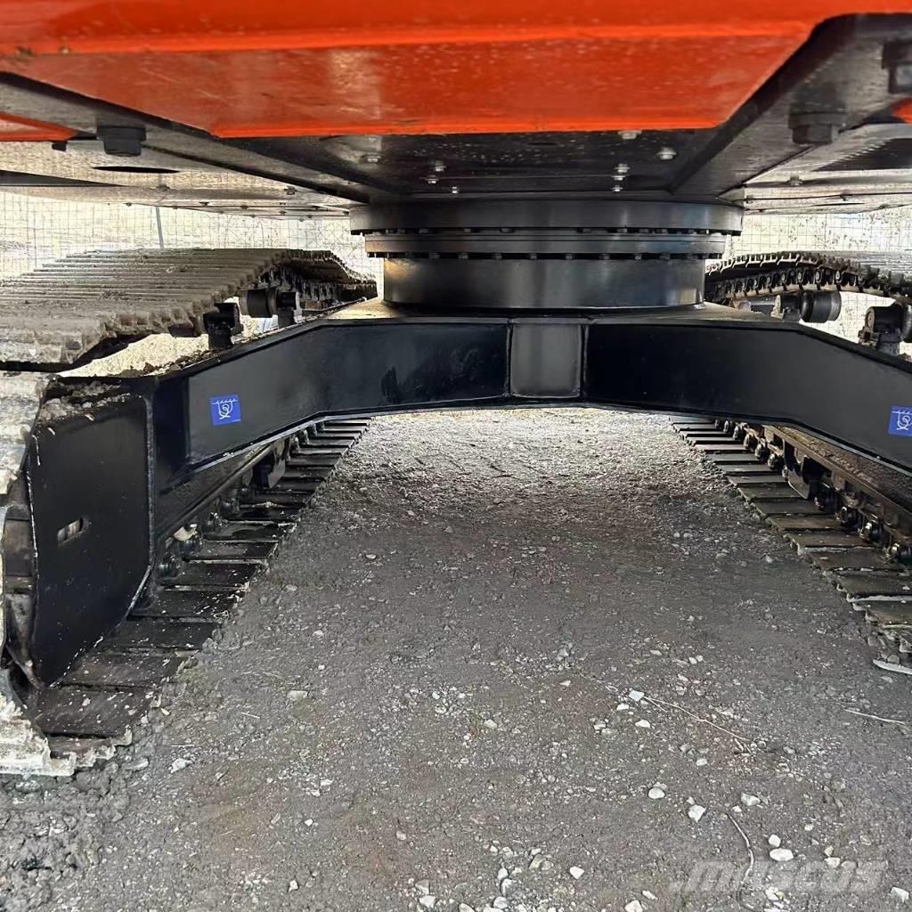Hitachi ZX 200 대형 굴삭기 29톤 이상