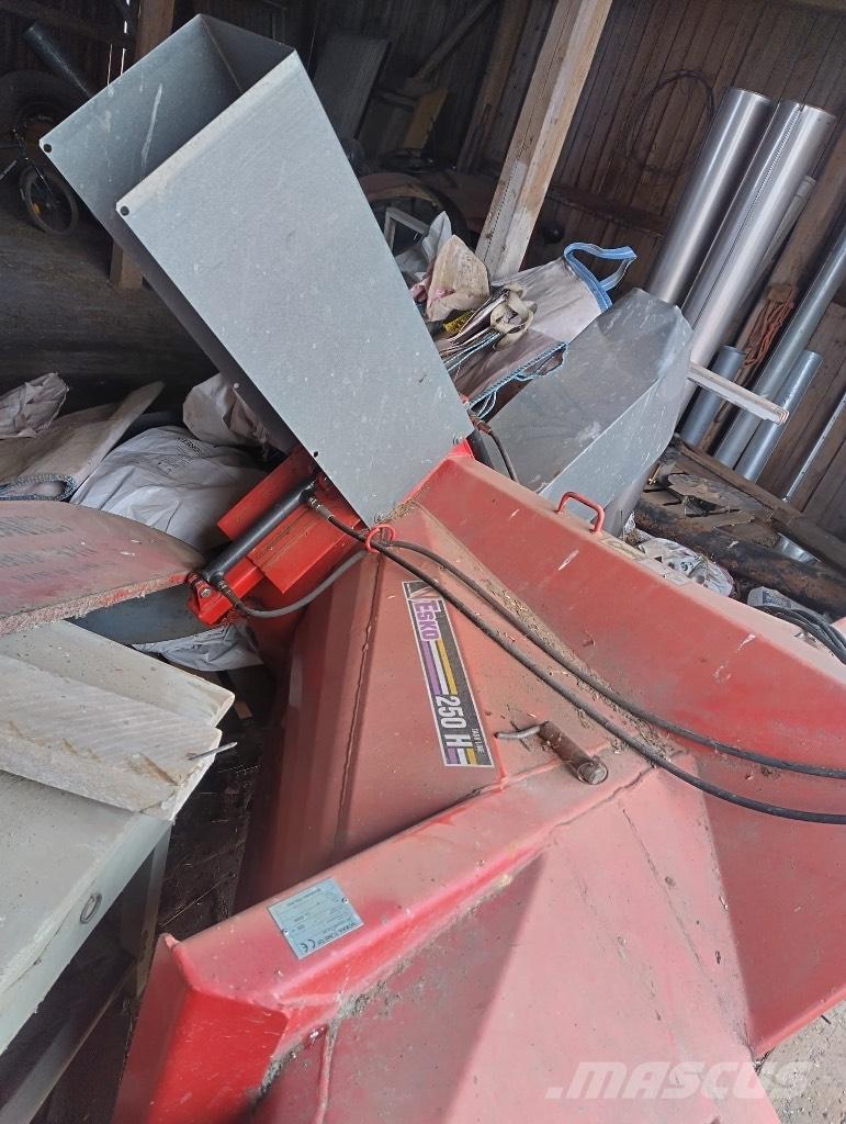 Esko 250 H 제설기